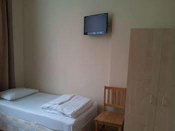 Queens Drive 3* Londen